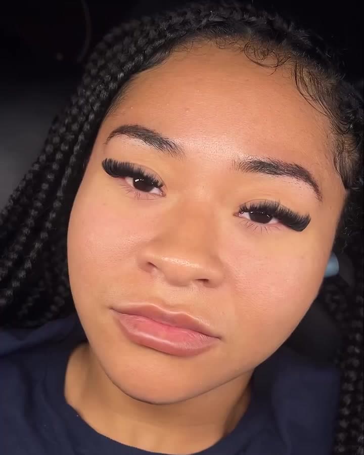Spiky set on a client with braids